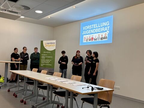03_Poltik_zum_Anfassen_-_Demokratiebildung_in_der_Schule.jpg