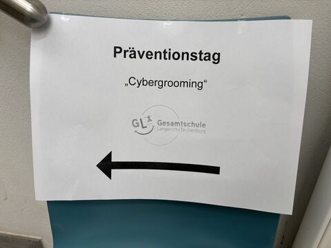 02_Cybergrooming.jpg